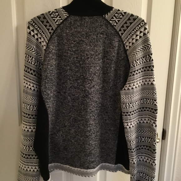 Title Nine black and white merino wool blend sweater Aztec print sleeves - Picture 7 of 13